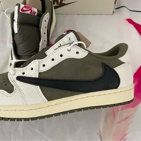 Travis Scott X Air Jordan 1 Low Og Olive Sneakers